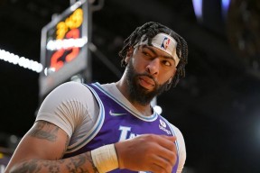 满冠体育入口 -关于关键时刻圣安东尼奥马刺外线爆发——法国杯节点到来，压力陡增，训练强度明显提升的信息